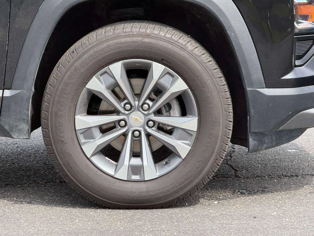 Used 2026 Chevrolet Equinox LT FWD image 9