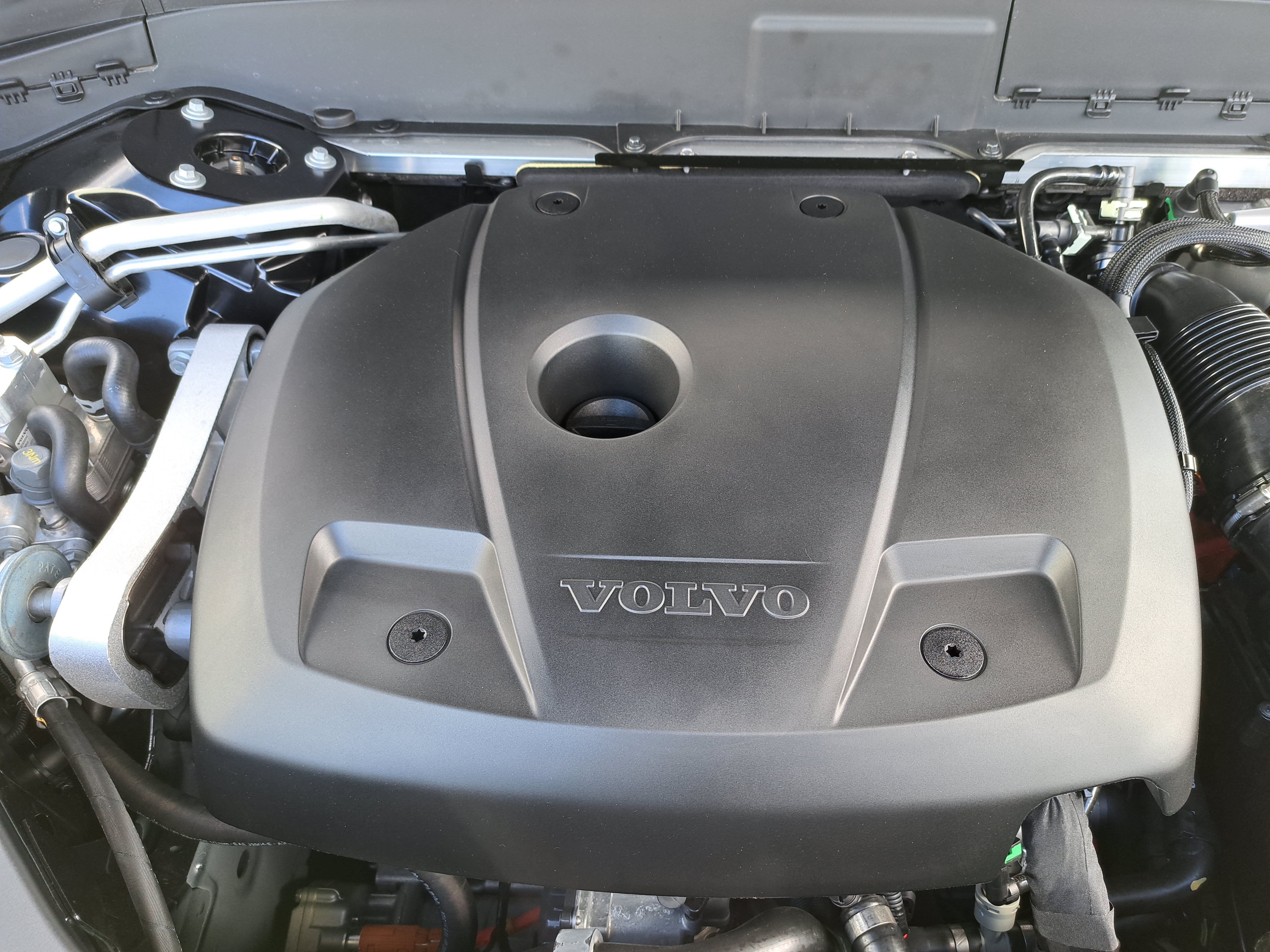 New 2025 Volvo XC90 T8 Plus w/ Protection Package Premier AWD/4WD image 9