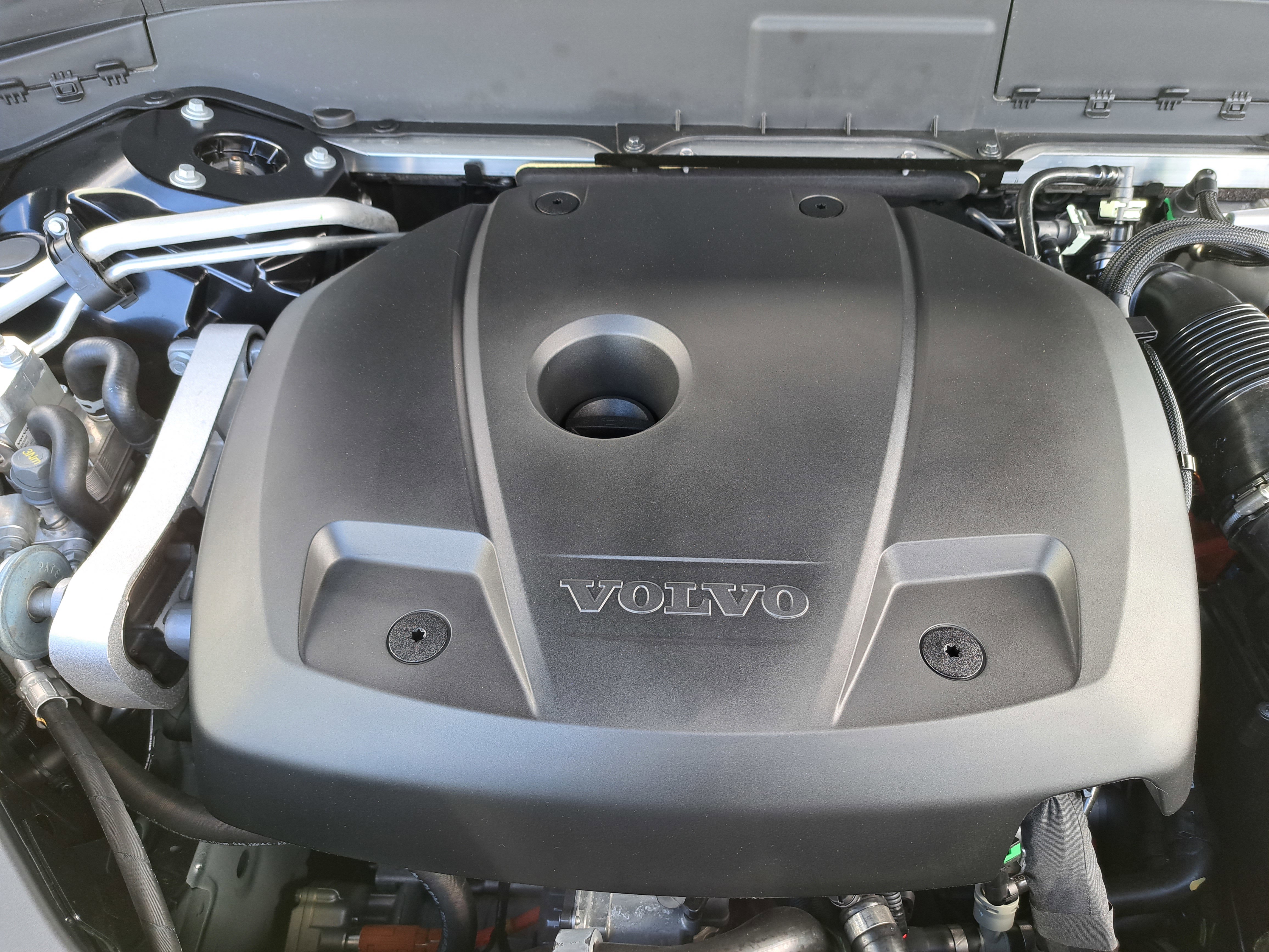New 2025 Volvo XC90 T8 Plus w/ Protection Package Premier AWD/4WD image 9