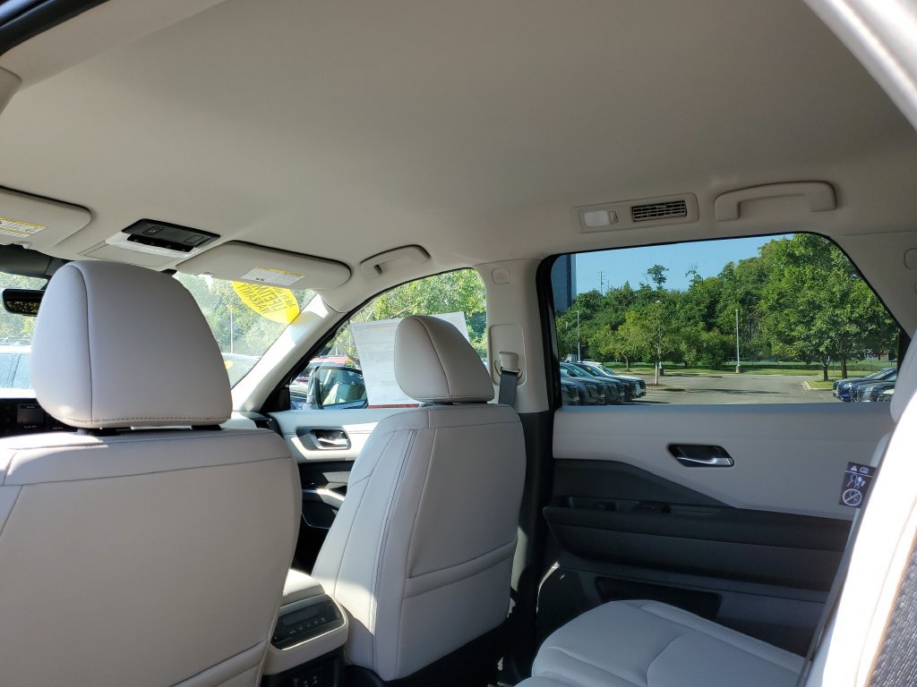 New 2026 Nissan Pathfinder SL FWD image 14