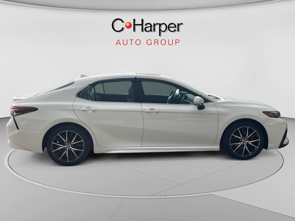 Used 2022 Toyota Camry SE w/ Cold Weather Package AWD/4WD image 2