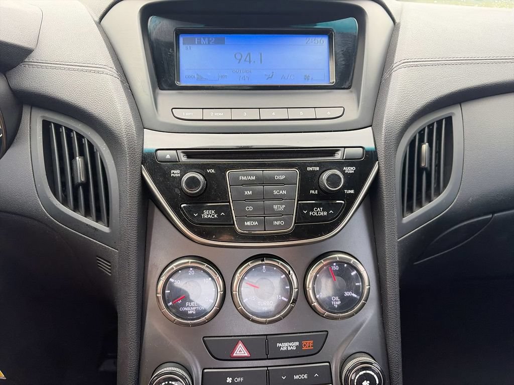 Used 2014 Hyundai Genesis 2.0T RWD image 17