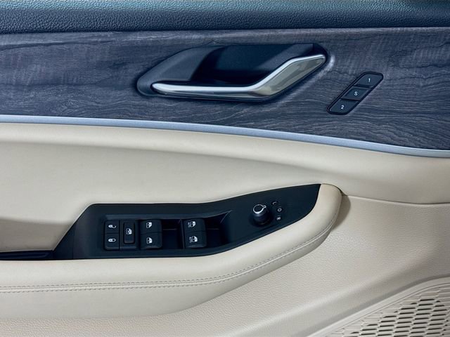 Used 2025 Jeep Grand Cherokee L Limited w/ Luxury Tech Group II RWD image 18