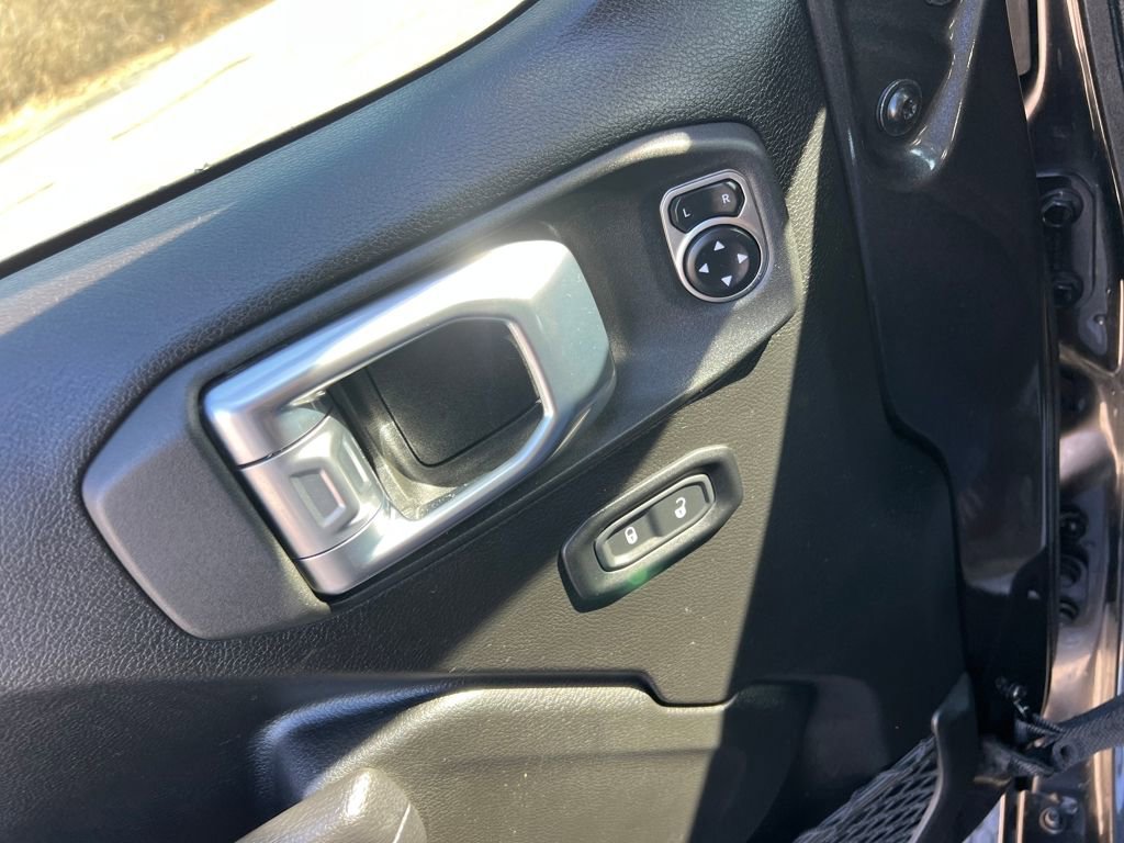 Used 2024 Jeep Wrangler Willys image 13