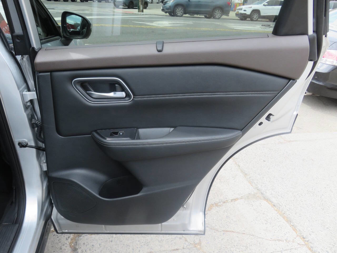 Used 2021 Nissan Rogue SL image 31