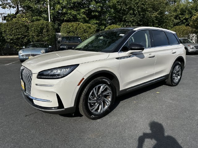 Certified 2023 Lincoln Corsair AWD w/ Equipment Group 101A image 9