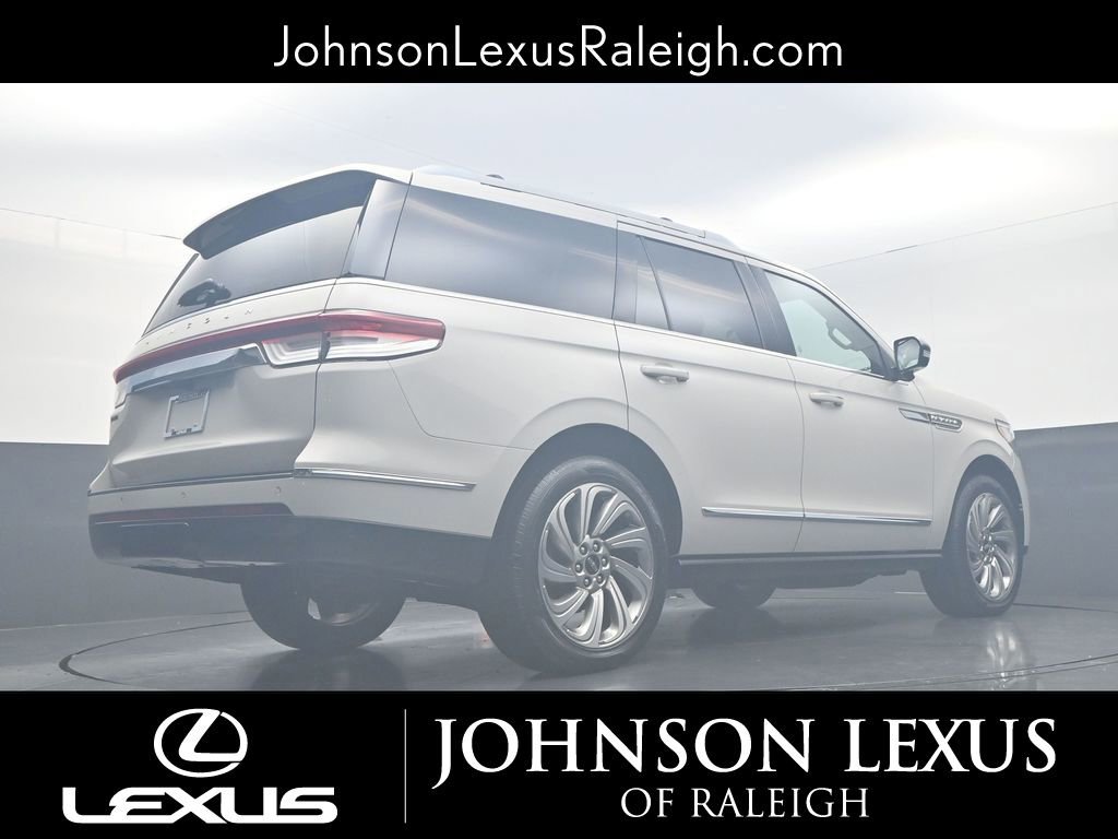 Used 2023 Lincoln Navigator Reserve image 20