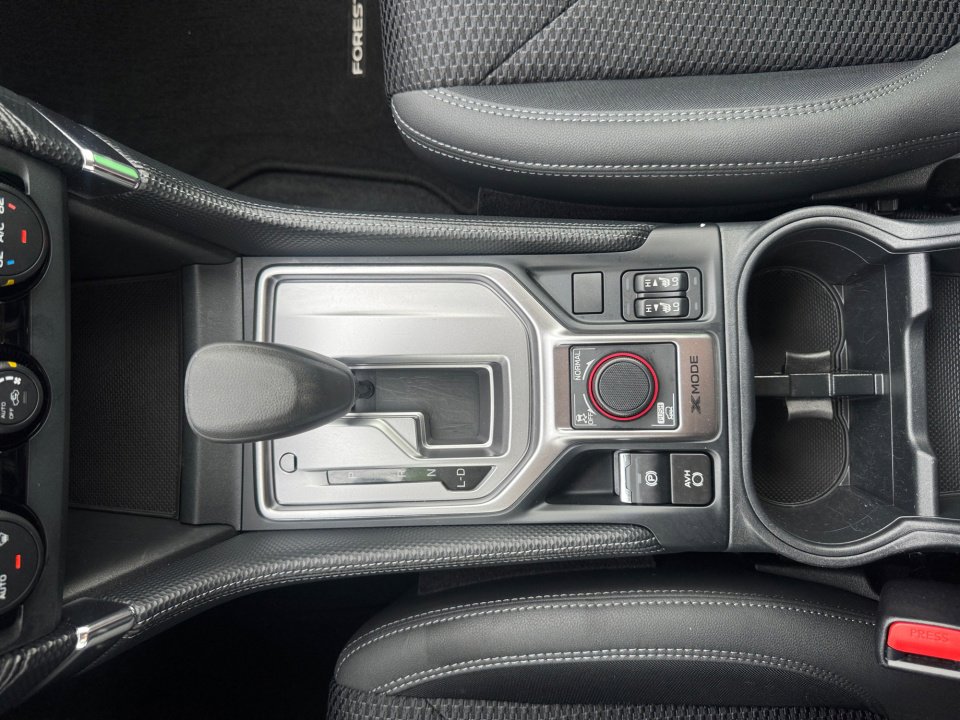 Used 2024 Subaru Forester Premium image 24