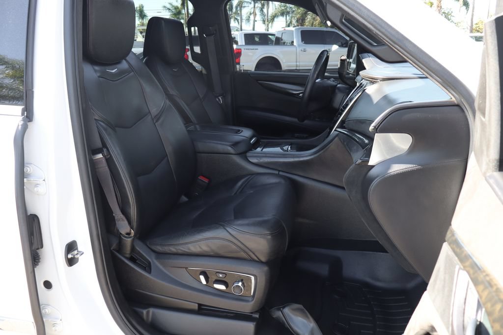 Used 2017 Cadillac Escalade ESV Platinum AWD/4WD image 47