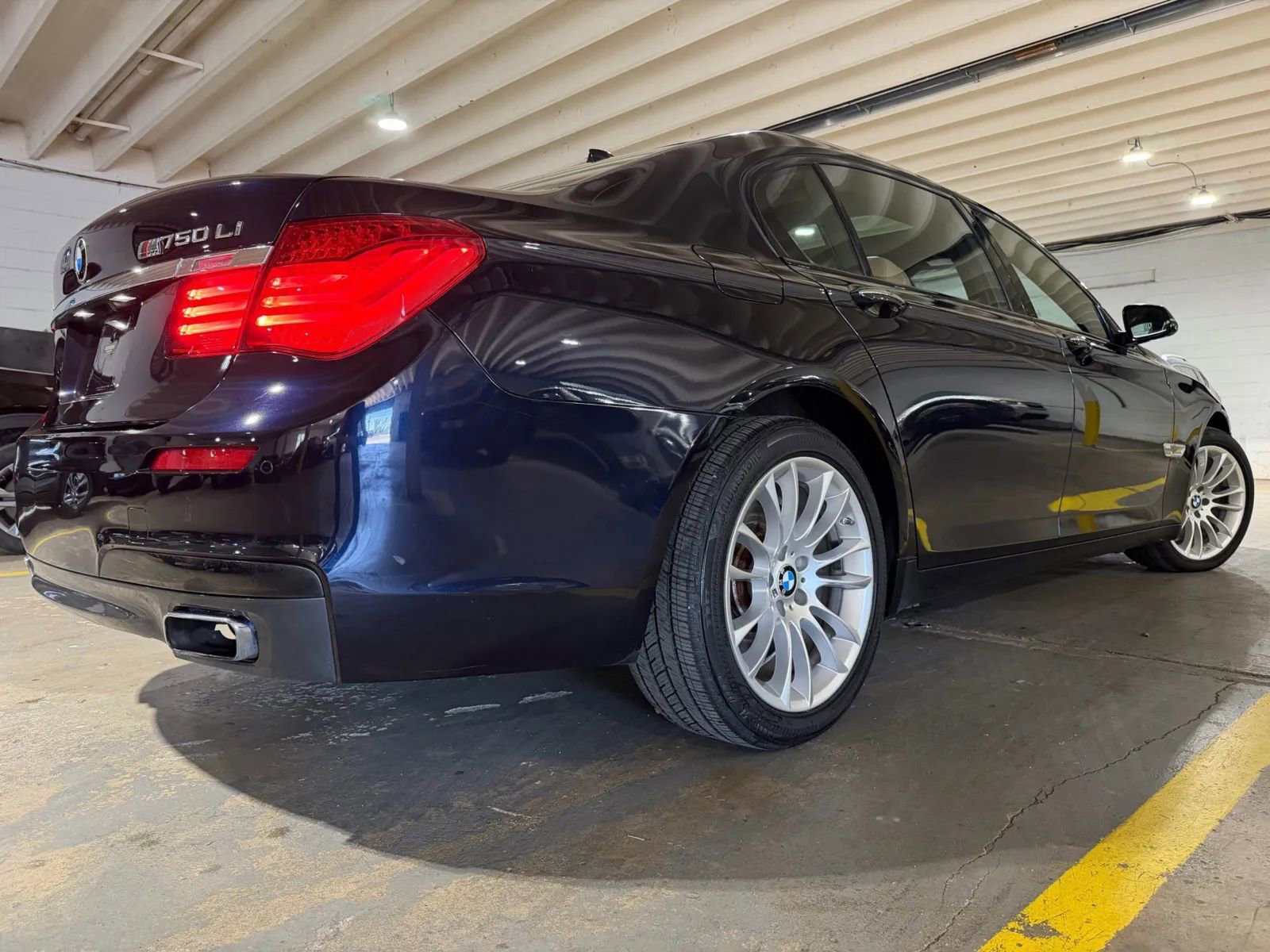 Used 2013 BMW 750Li xDrive AWD/4WD image 4