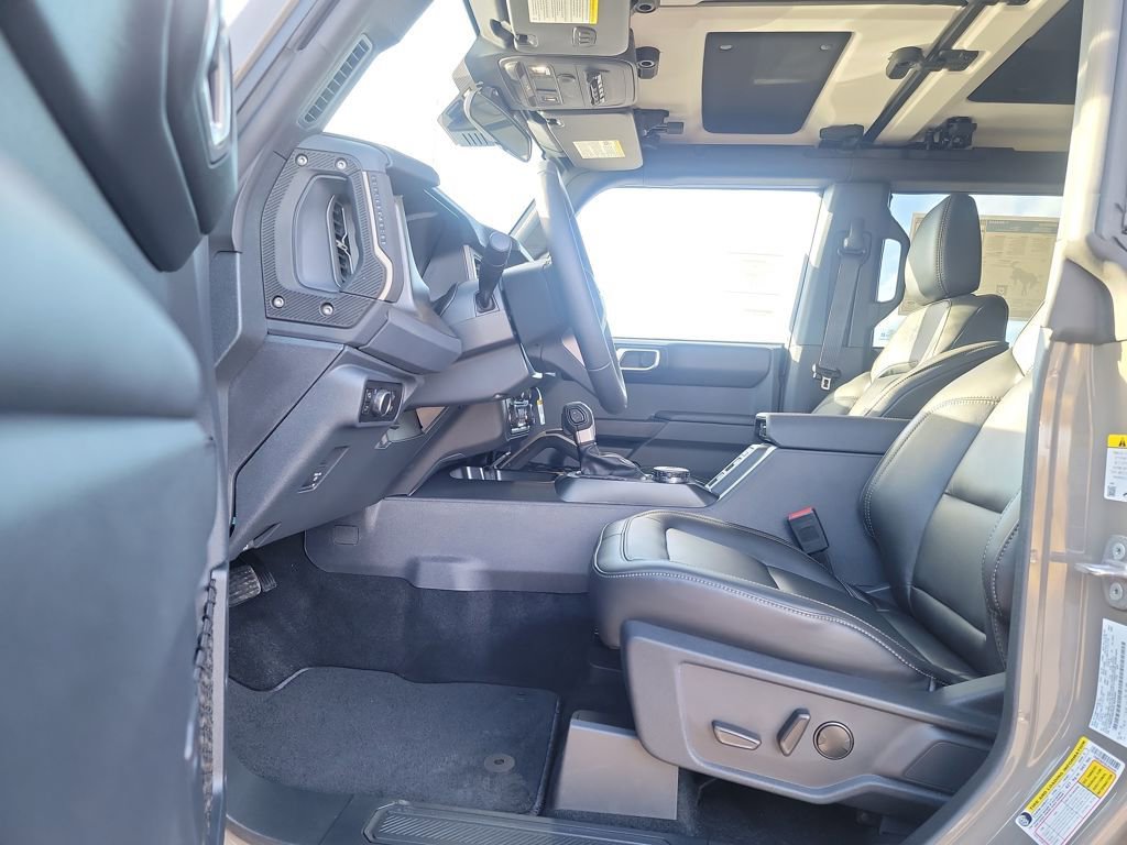 New 2025 Ford Bronco Badlands image 9