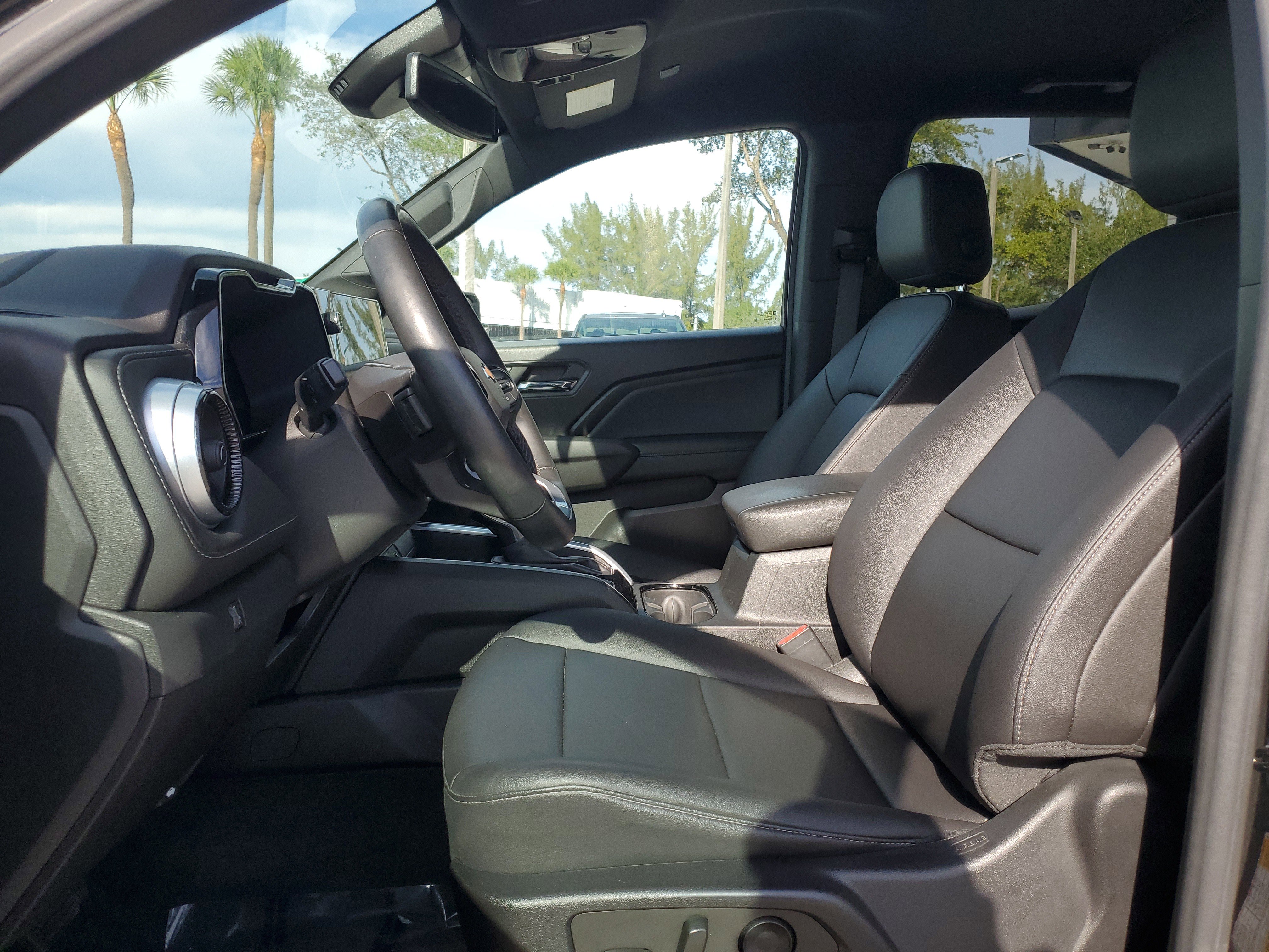 Used 2023 Chevrolet Colorado LT w/ LT Convenience Package III image 11