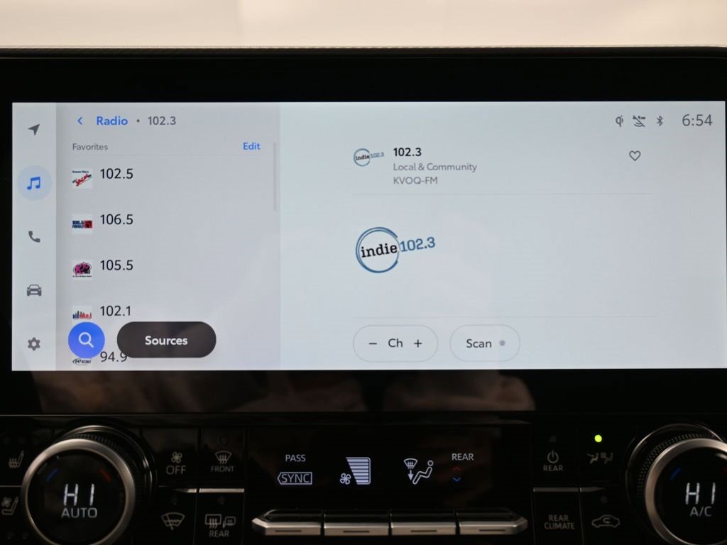Certified 2025 Toyota Highlander Platinum image 21