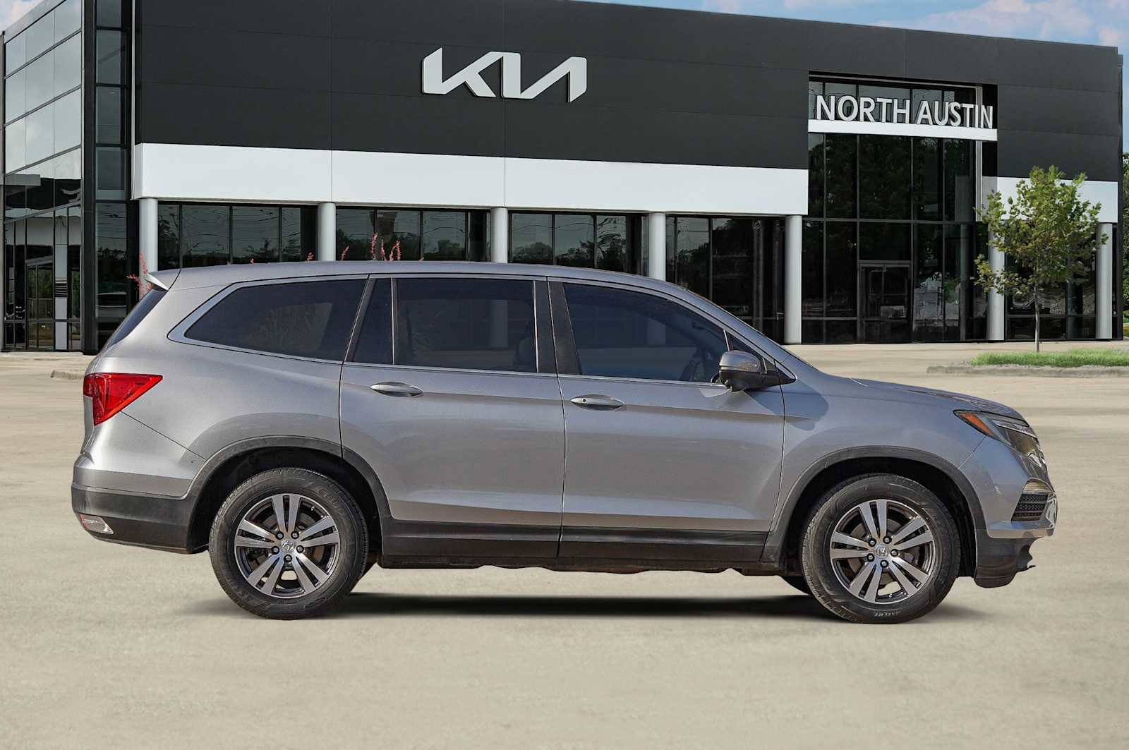 Used 2017 Honda Pilot EX-L image 7