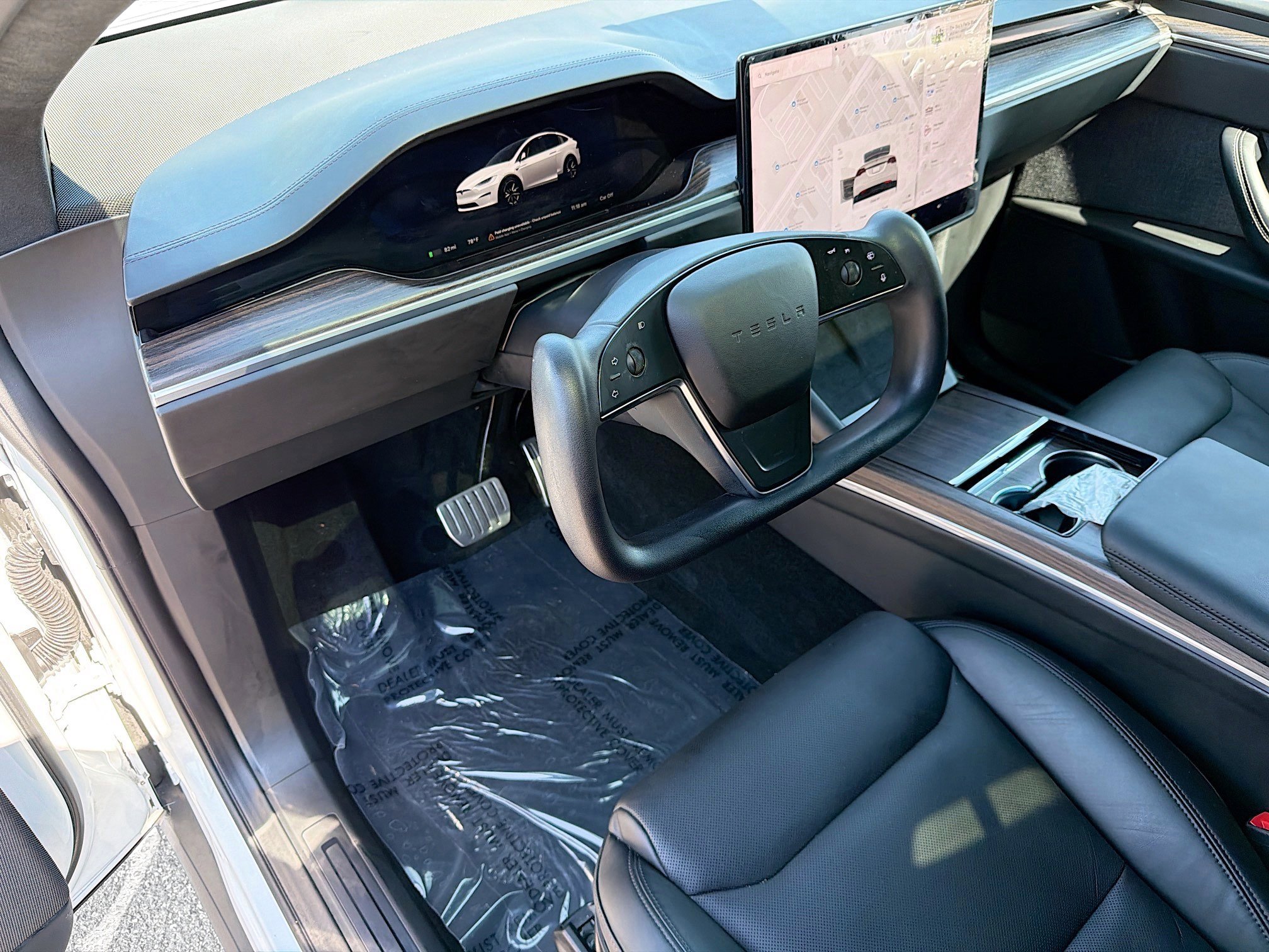 Used 2022 Tesla Model X image 25