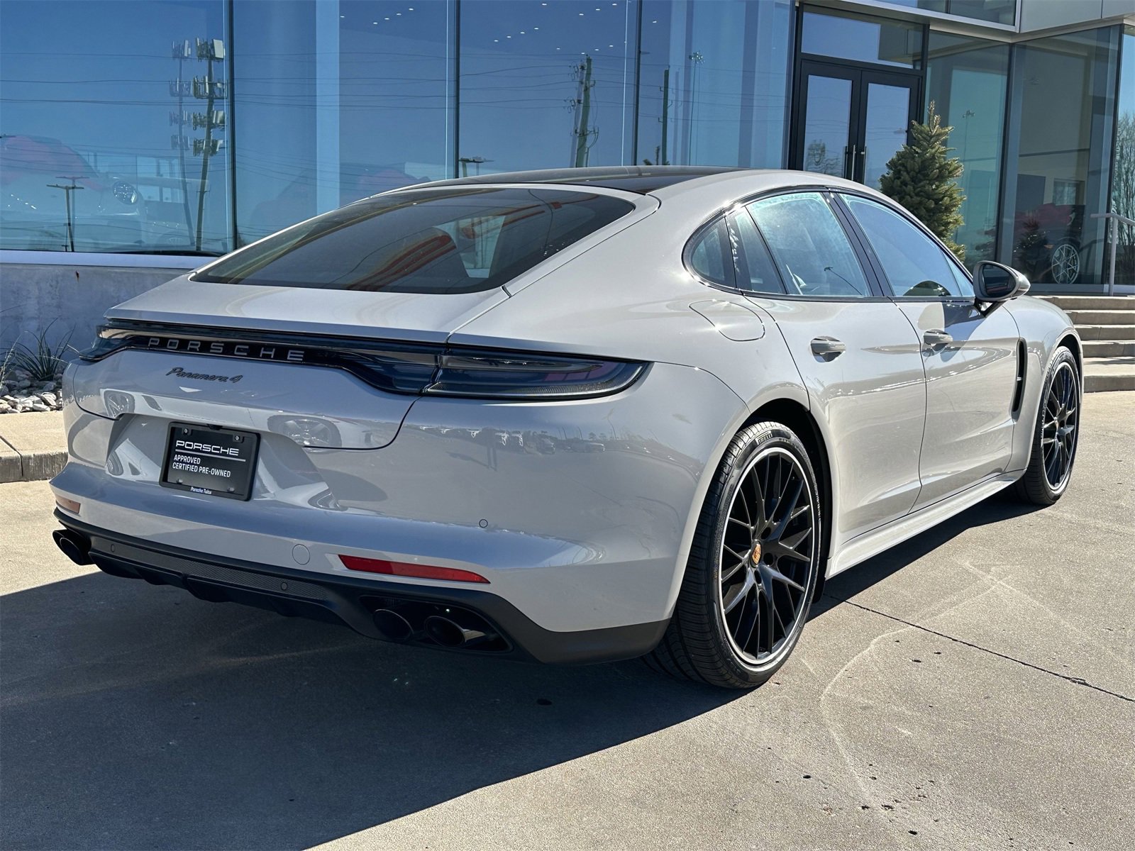 Certified 2023 Porsche Panamera 4 Platinum Edition image 7
