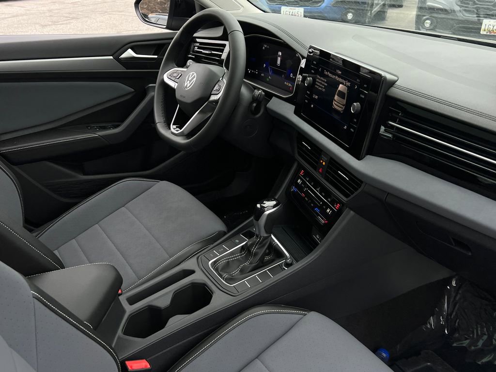 New 2026 Volkswagen Jetta SE image 10
