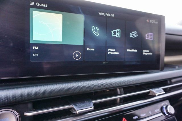 Used 2025 Hyundai Santa Cruz SEL image 18