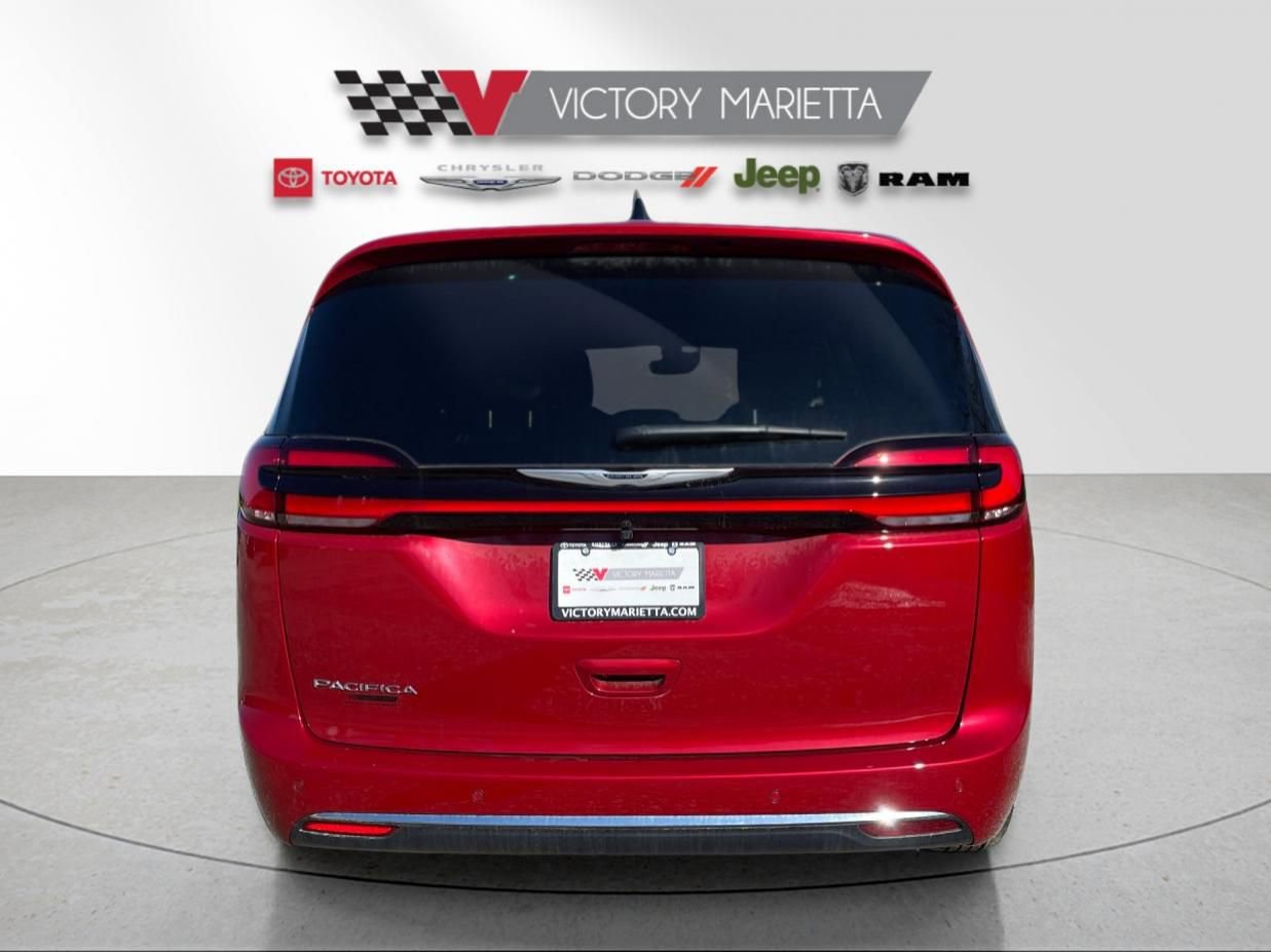 New 2026 Chrysler Pacifica Select image 4