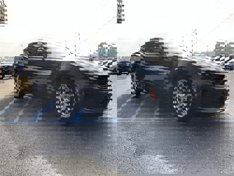 Used 2020 Chevrolet Camaro LT image 5