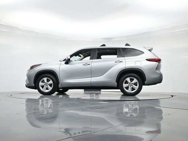 Used 2023 Toyota Highlander L image 38