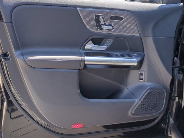 Used 2021 Mercedes-Benz GLA 250 4MATIC image 14