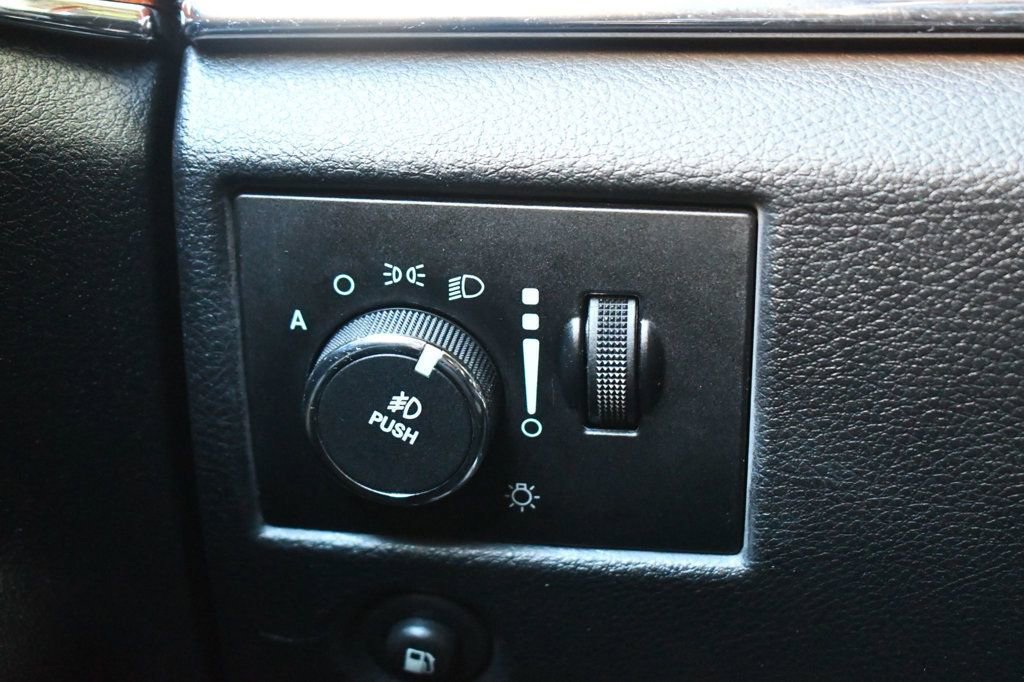 Used 2012 Jeep Grand Cherokee Overland image 29