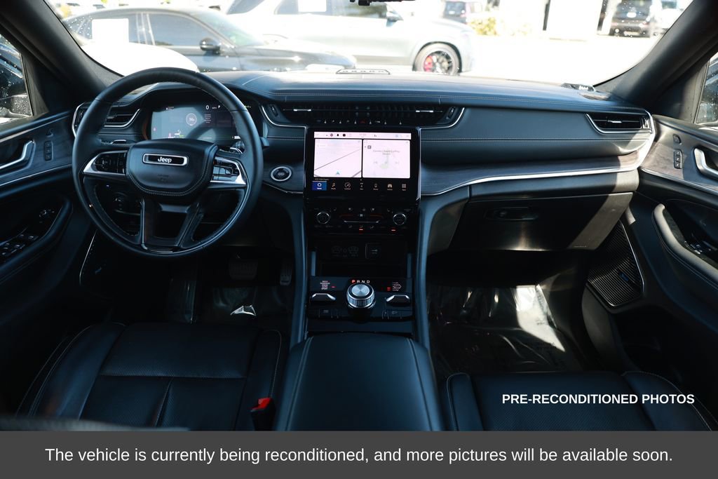 Used 2023 Jeep Grand Cherokee Overland w/ Advanced Protech Group III image 23