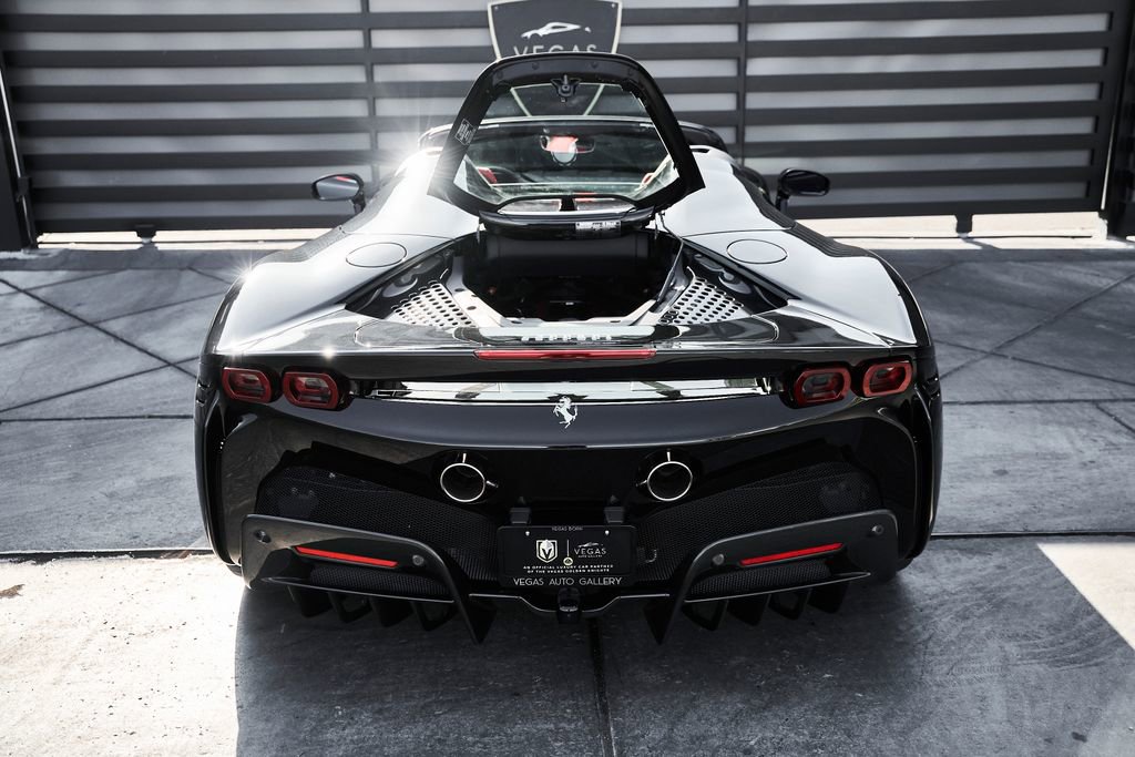 Used 2024 Ferrari SF90 Spider image 26
