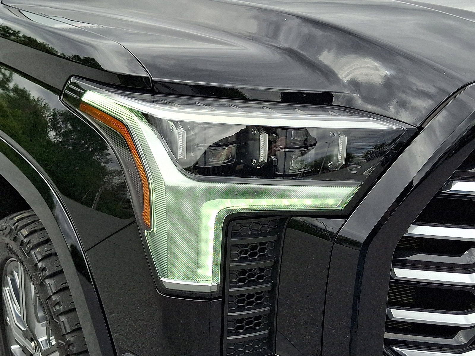 Certified 2022 Toyota Tundra Capstone AWD/4WD image 10