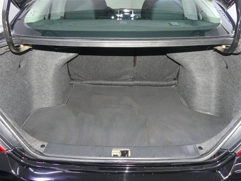 Used 2019 Nissan Versa SV FWD image 9