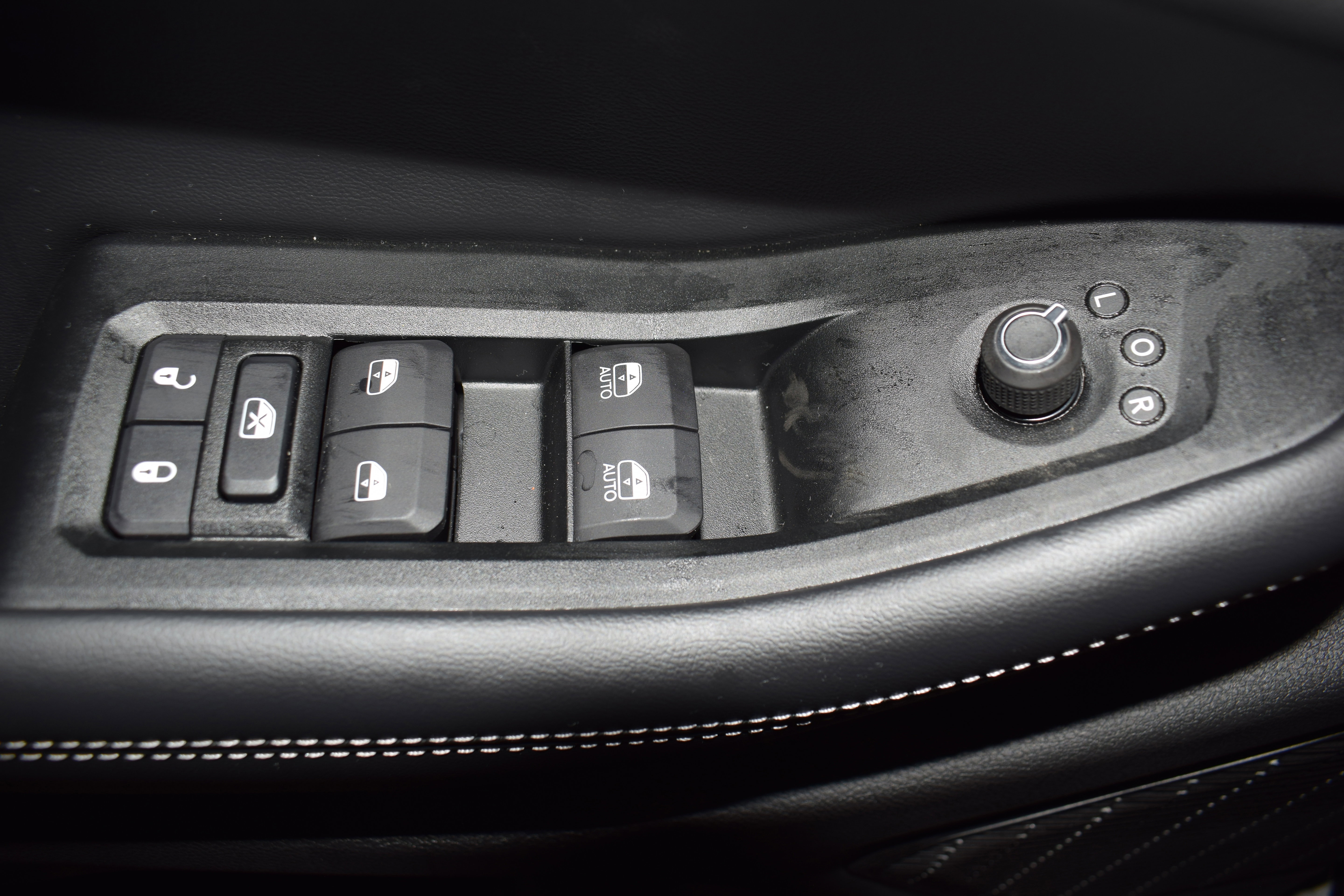 New 2025 Jeep Grand Cherokee L Limited w/ Black Appearance Package image 14