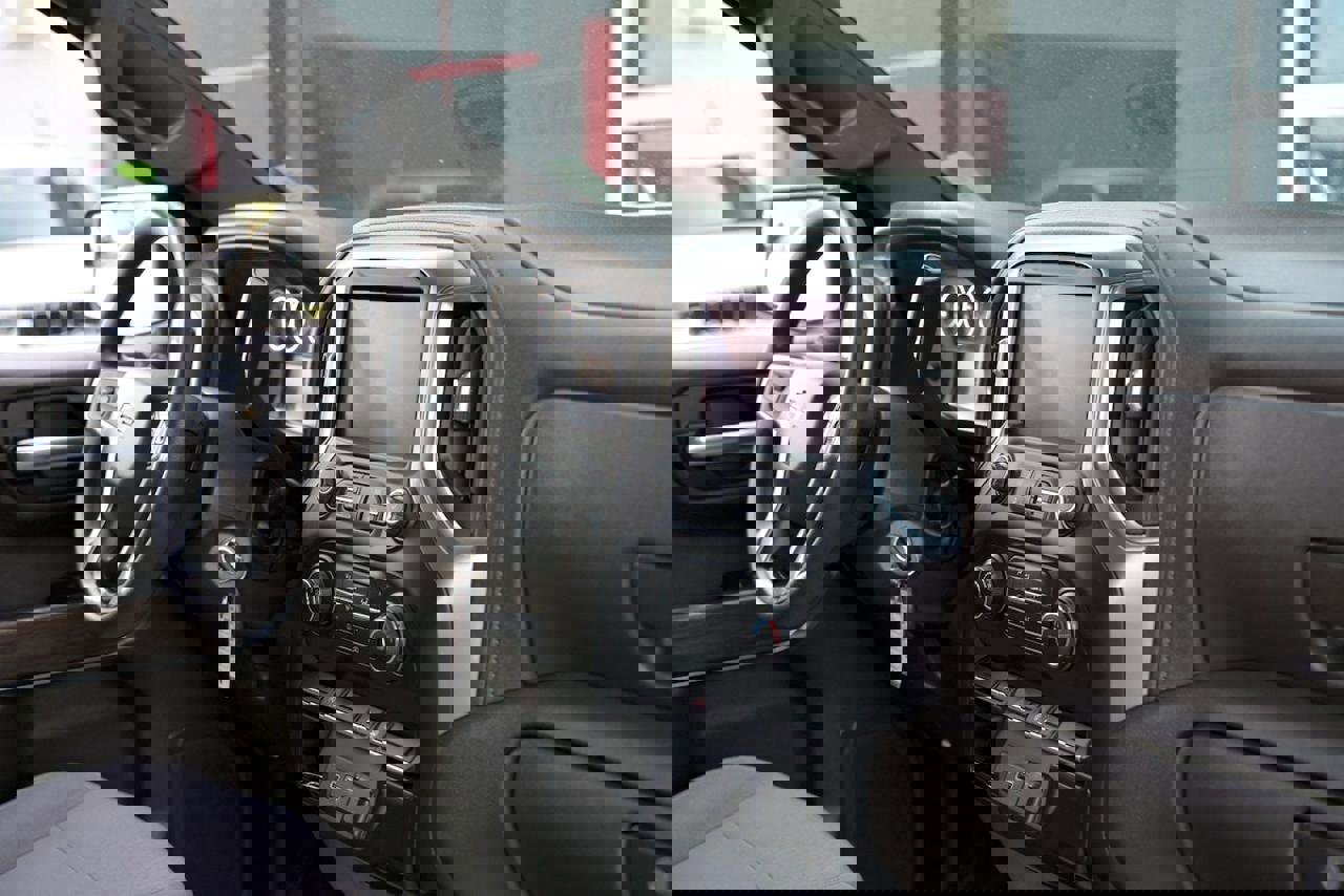 Used 2020 Chevrolet Silverado 1500 LT image 17