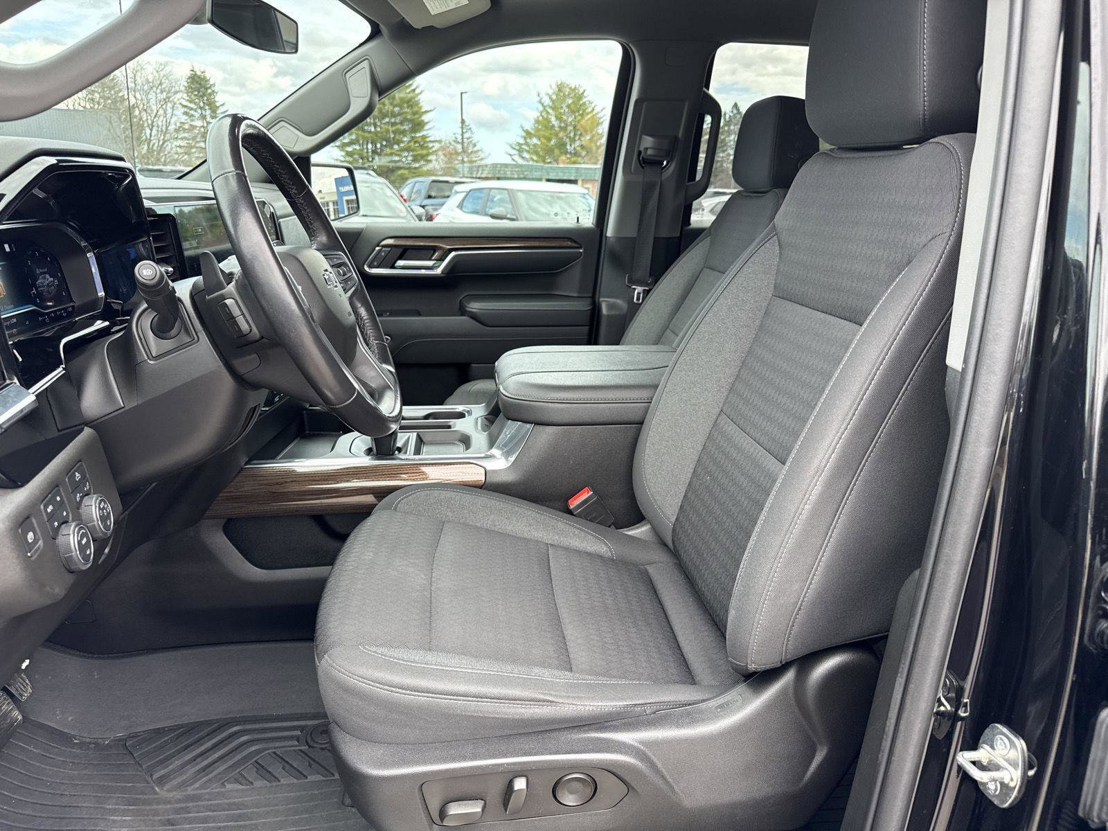 Used 2023 Chevrolet Silverado 1500 RST AWD/4WD image 11