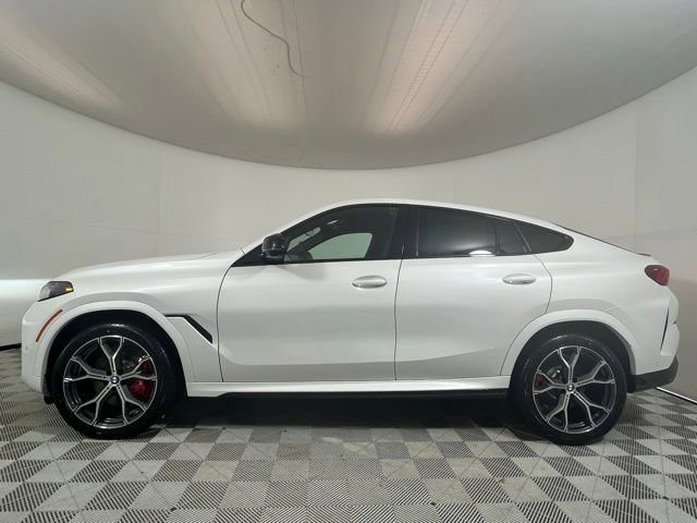 New 2026 BMW X6 M60i w/ Executive Package image 4