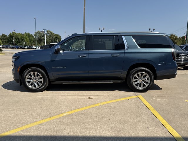 Used 2025 Chevrolet Suburban Premier AWD/4WD image 13