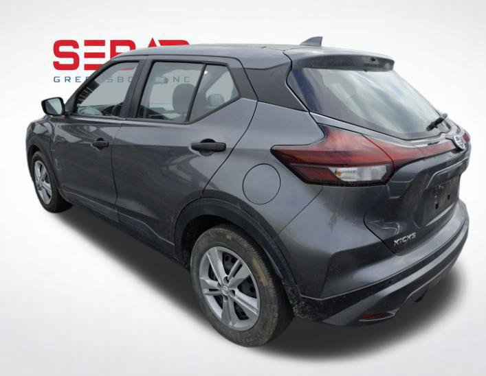 Used 2021 Nissan Kicks S FWD image 3