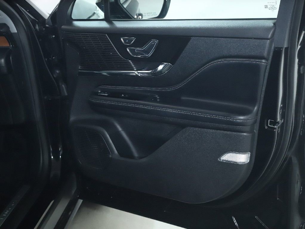 Used 2022 Lincoln Corsair Reserve image 35