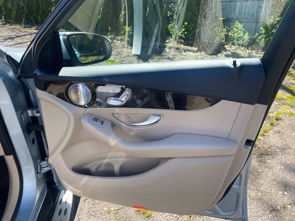 Used 2017 Mercedes-Benz GLC 300 4MATIC image 27