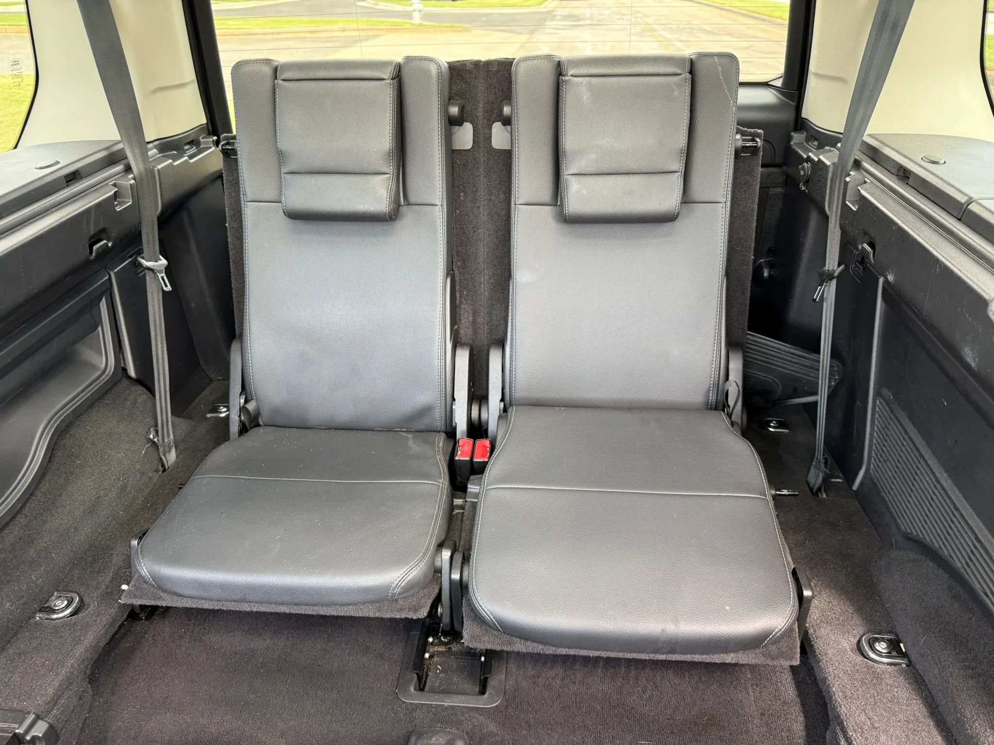 Used 2015 Land Rover LR4 HSE image 31