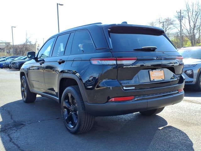 Certified 2023 Jeep Grand Cherokee Altitude AWD/4WD image 4