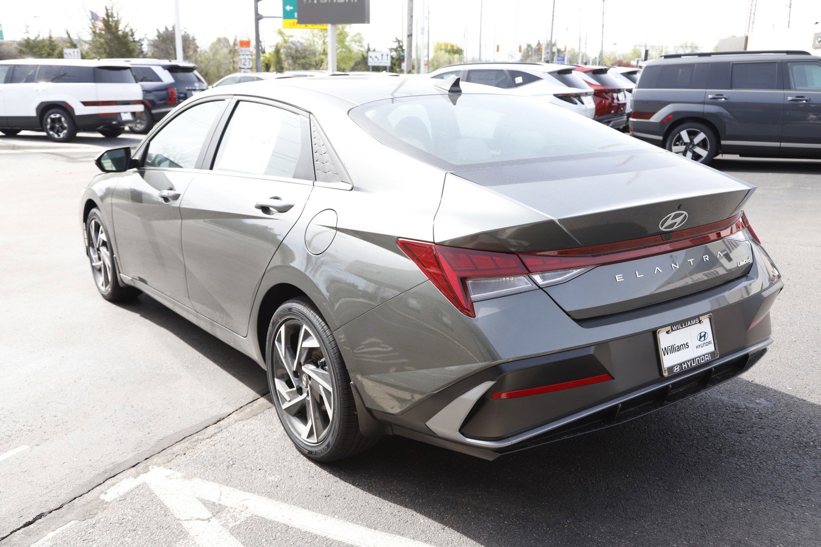 New 2026 Hyundai Elantra Limited FWD image 6