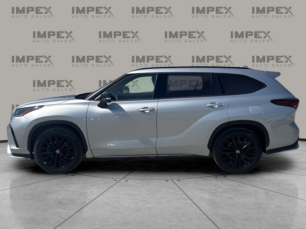 Used 2025 Toyota Highlander Limited image 2