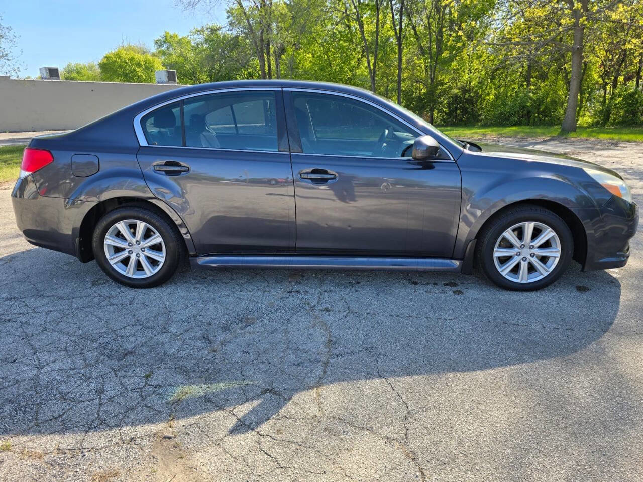 Used 2011 Subaru Legacy 2.5i Premium w/ All-Weather Pkg AWD/4WD image 3