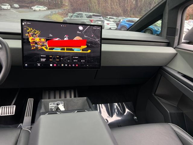 Used 2024 Tesla Cybertruck AWD Crew Cab image 21