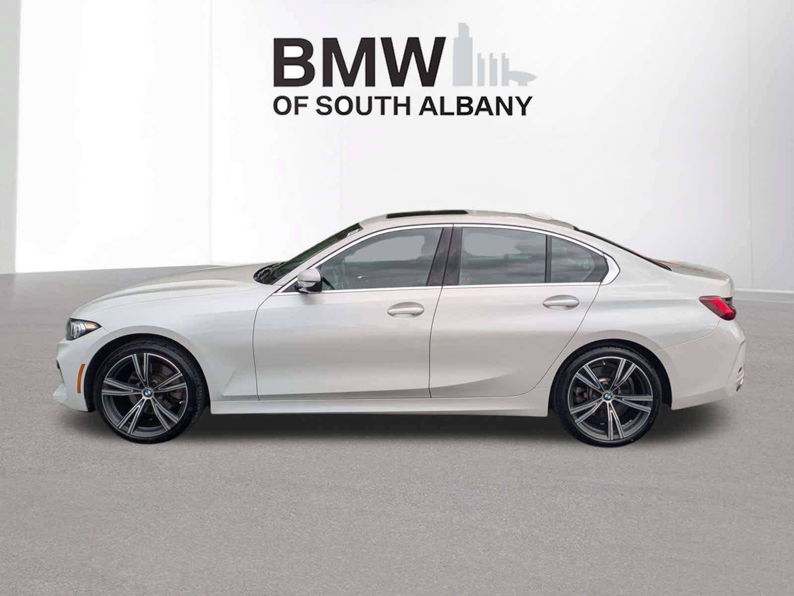 Used 2024 BMW 330i xDrive Sedan w/ Premium Package AWD/4WD image 6