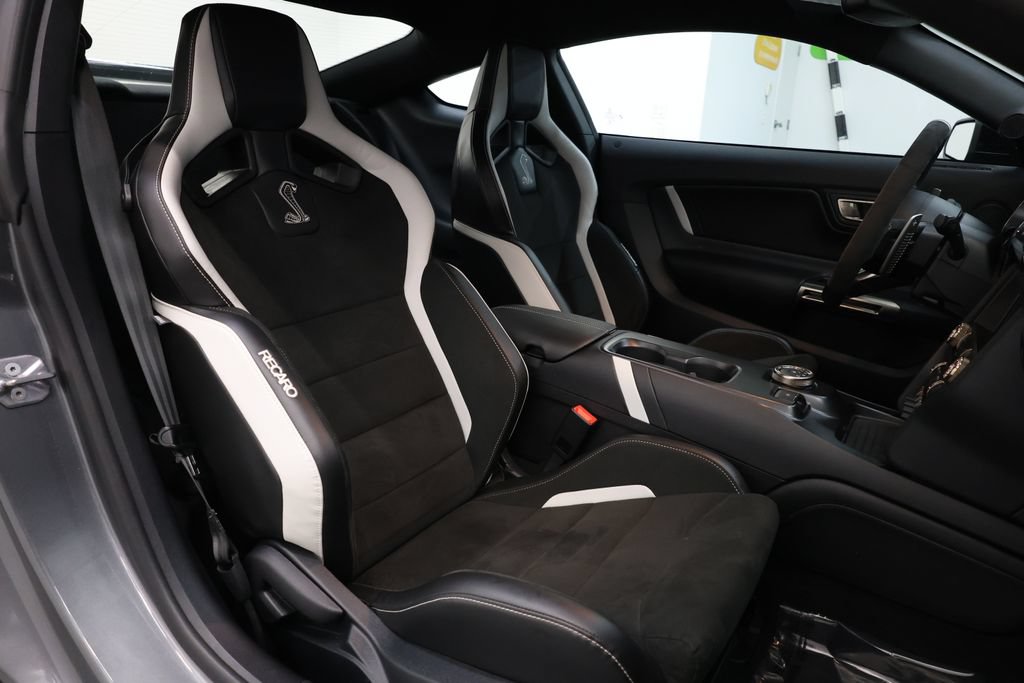 Used 2022 Ford Mustang Shelby GT500 w/ Carbon Fiber Track Pack RWD image 92