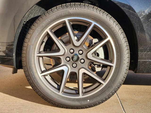 New 2025 Land Rover Range Rover Velar Dynamic SE image 7