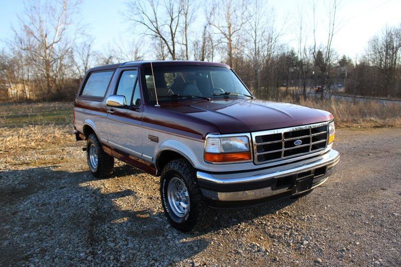 Used 1996 Ford Bronco XLT image 2