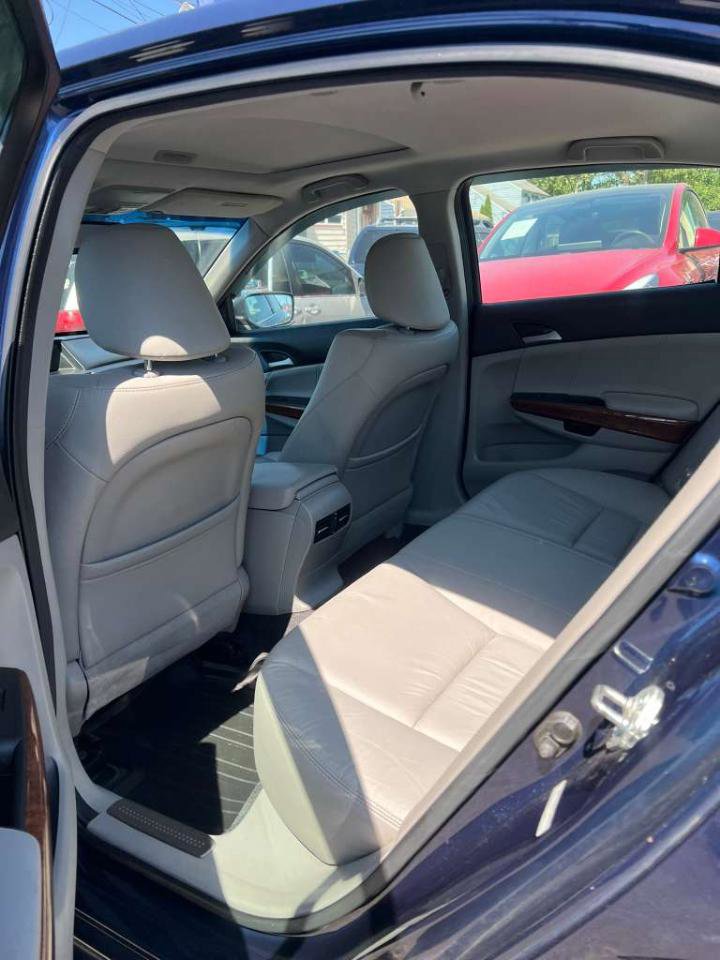 Used 2011 Honda Accord EX-L image 17